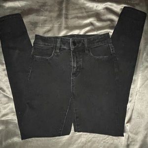 🖤🖤Solid Black Hi-Rise Dream Jean🖤🖤